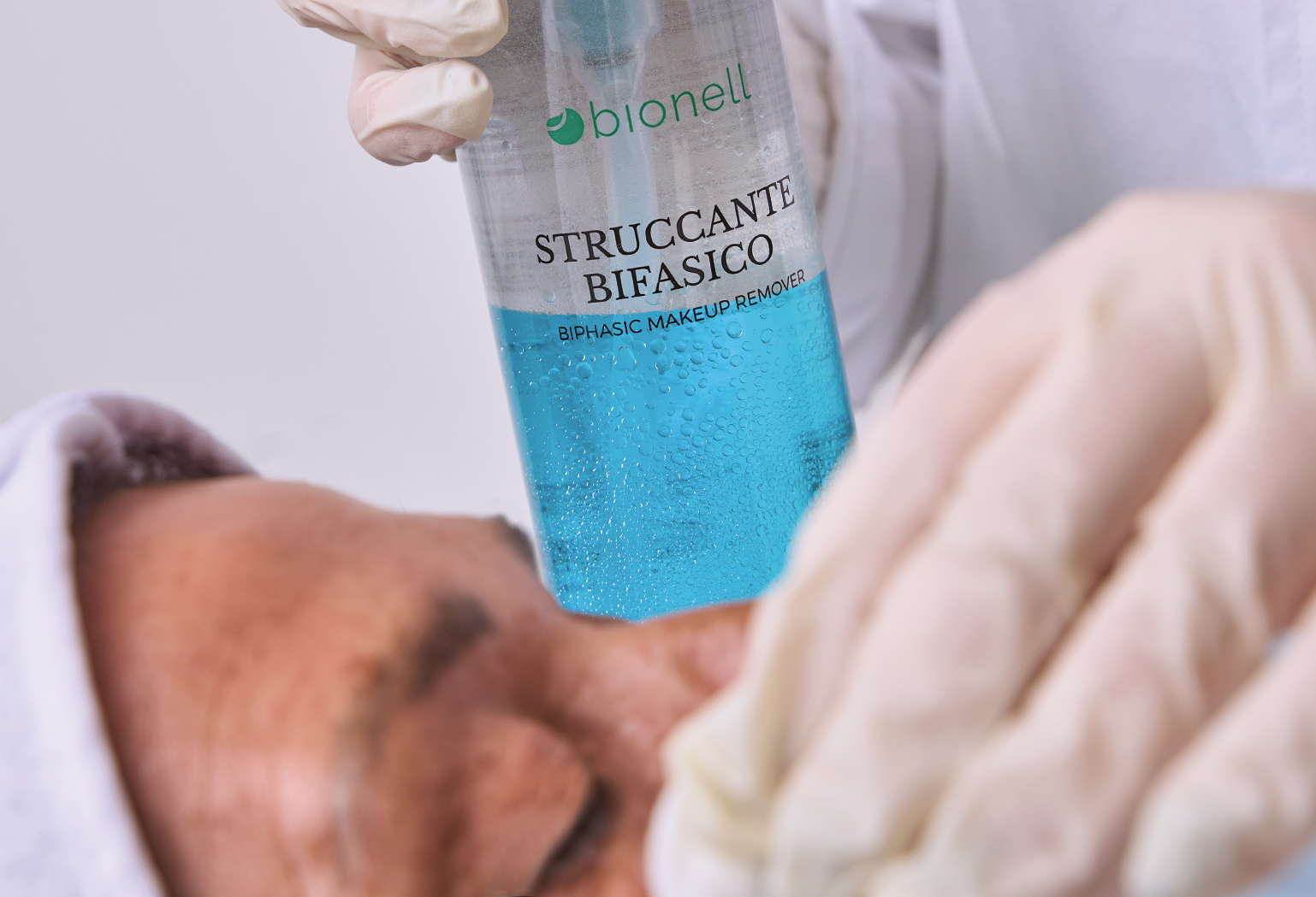 Al momento stai visualizzando Trattamento Ristrutturante al Collagene con Acido Glicolico – Professionale